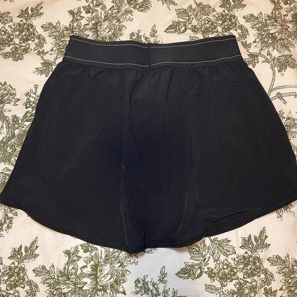 ALO Yoga Match Point Black Tennis Skirt - Picture 5 of 12